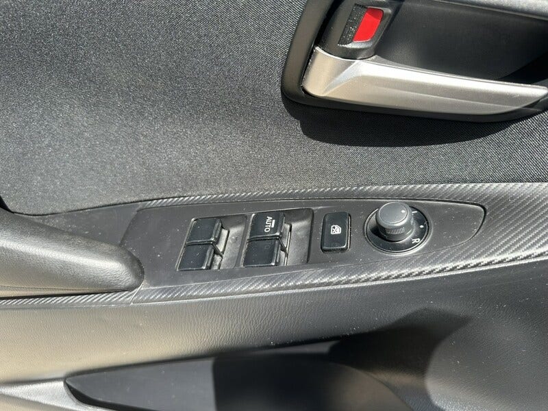 Mazda 2 (10)