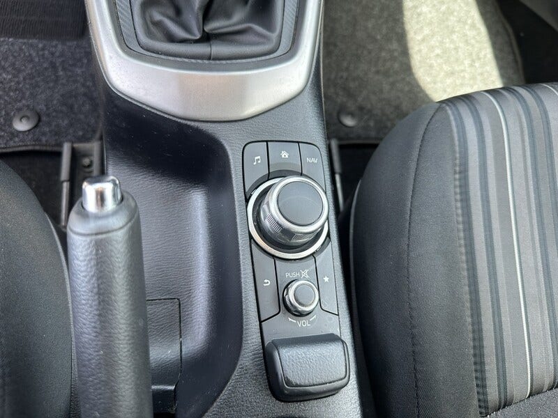 Mazda 2 (12)