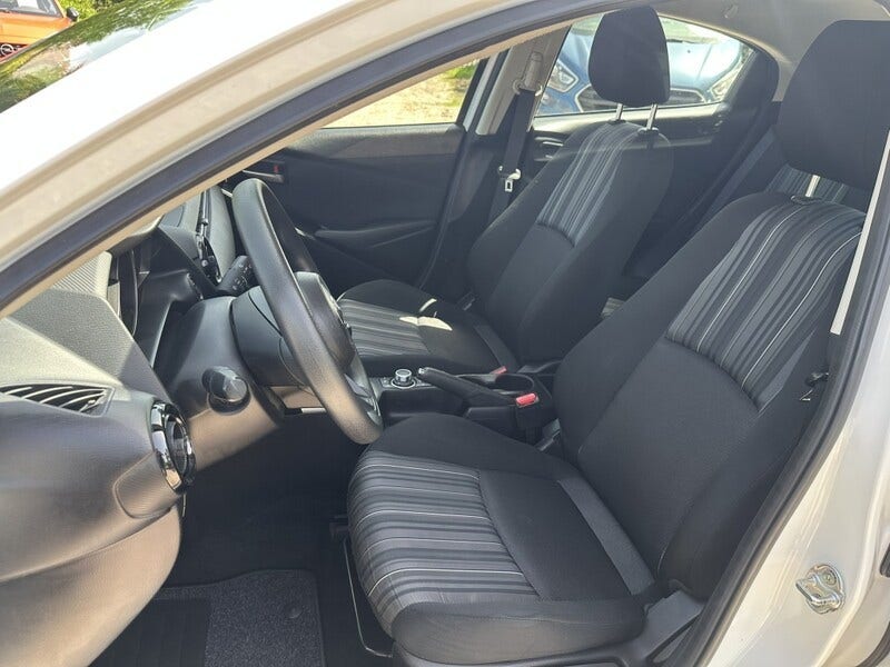 Mazda 2 (18)