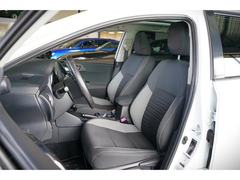 Toyota Auris (4)
